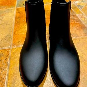 Jack Rogers rain booties.